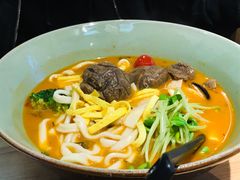 手切酸菜牛腱子面-陳八两面家(滨江天街店)