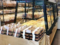 面包甜点陈列柜-御蝶坊生日蛋糕KNAC(新村店)
