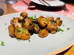 蒜香煎小白蘑菇-Kathleen's Bistro&Bar 凯圣琳西餐厅(漕河泾印象城店)