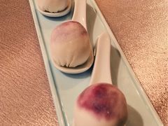 蓝莓雪媚娘-广州文华东方酒店·江-由辉师傅主理