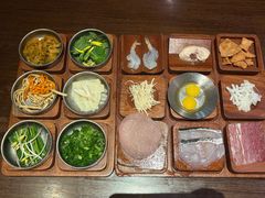 -银米·云南传统过桥米线(双廊黑金冠店)