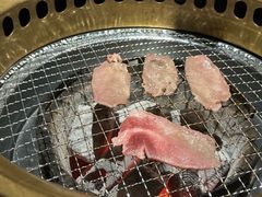 -山川小町·极番烧肉(新地假日广场店)