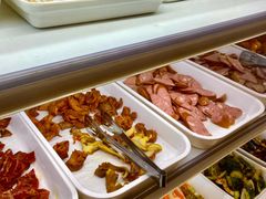 -哈尔滨小酒馆·鲜肉现穿自助烧烤(康新花园店)