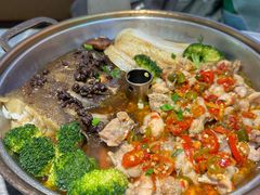 招牌美蛙鱼头-璞臻汽锅餐厅(南京东路店)
