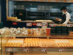 面包甜点陈列柜-東更道点心行(崂山丽达店)