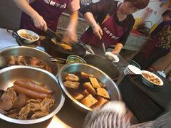 -松树干拌面店