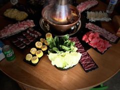 -果松木炭酸菜铜火锅·外婆参鸡汤