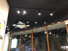 -85度C(生甜甜圈研究工坊·上海平凉店)