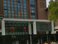-上海市建平中学西校华城校区
