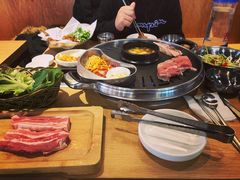 -江南猪肉商会无限续吃(弘大店)