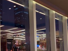 -大中华希尔顿酒店-念自助餐·嗨啤·小龙虾