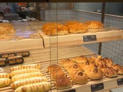 面包甜点陈列柜-面包新语(滨湖万达店)