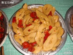 -梁老三麻辣鸡头总店