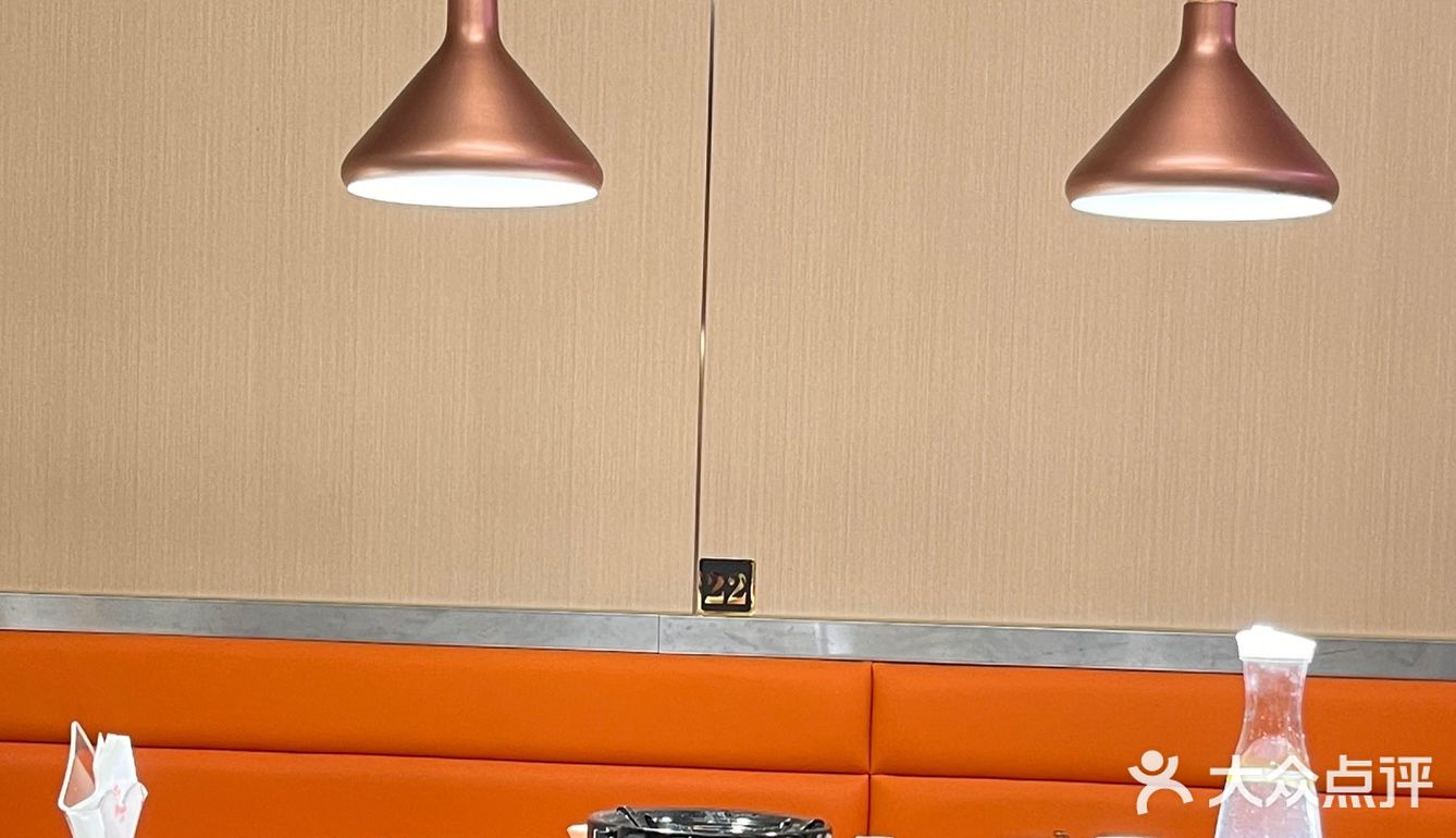 新开业的牛腩火🔥锅，一锅三吃鲜掉眉毛