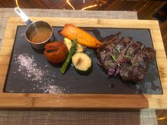 碳烤澳洲西冷牛排-YUE·6·西式融合餐厅(外滩六号店)