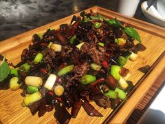 罗勒豉椒炒薄切牛肉-小大董·烤鸭(凤凰汇店)