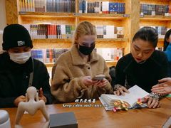 -新华里咖啡书吧(新华书店小寨店)