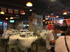 大堂-鲜入围煮花胶鸡海鲜火锅