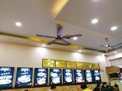 -刘胖娃鱼庄·特色肥肠鱼(杨家坪店)