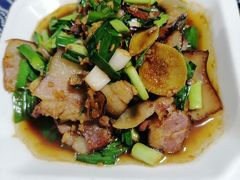 -临江餐馆二楼美食部落