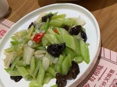 -顺风汤馆·广府粤菜(江宸天街店)