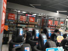 -哈贝卡汽车服务连锁(硕士路店)