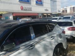 -山姆会员商店·停车场