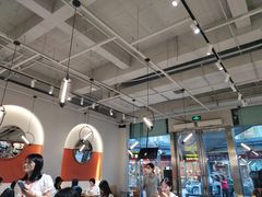 大堂-HELLO 27 意面·沙拉·帕尼尼