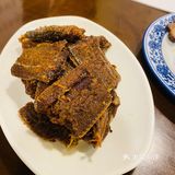 八点到的，人还是那么多，小小的门帘一打开门是真热闹