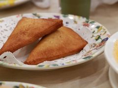 咖喱吞拿鱼角-喜莲咖啡