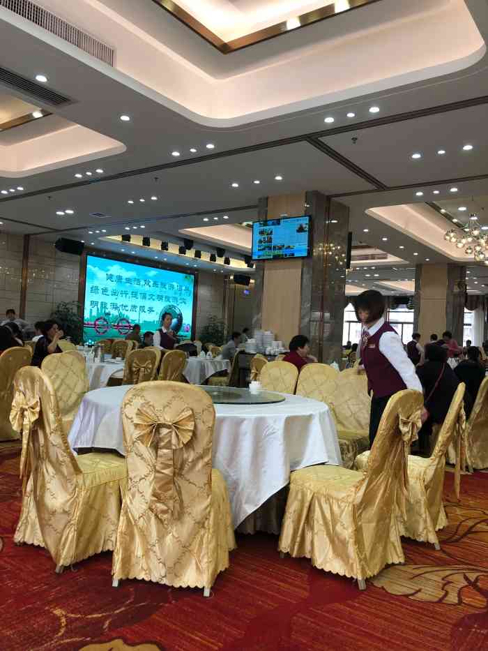 君凯大酒楼-"就在住的酒店楼下,感觉不错91意外尝到了.