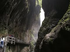 -龙水峡地缝景区