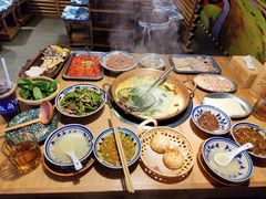 -洱火云南酸菜牛肉火锅(石景山当代商城店)