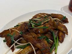 韭菜芽菜炒猪肠粉-花城苑广府菜(侨鑫店)