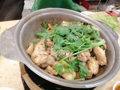 -芳村榕树头叹佬鸡煲(体育西店)