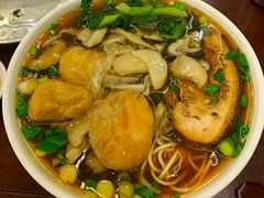 焖肉双菇面-三两春(浦三路店)