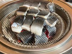 -围炉肉舍•炭烤活鳗•丹东海鲜烤肉(步行街店)