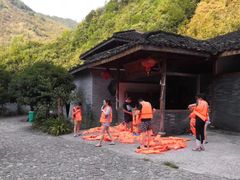-龙潭峡谷漂流