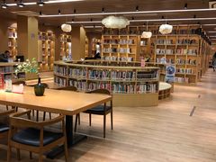 -漕河泾街道图书馆(漕河泾社区文化活动中心店)