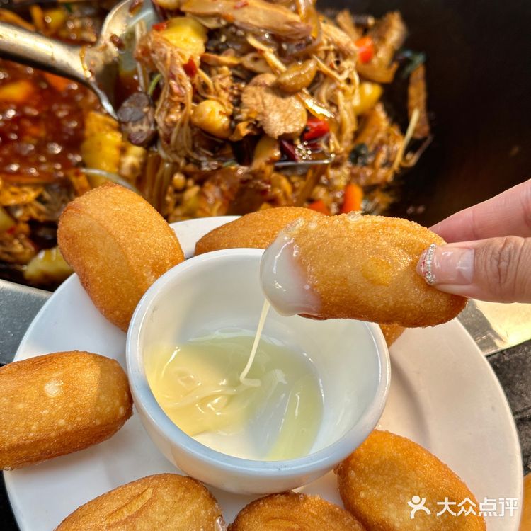 昆明 太绝了吧️自己diy的窝窝头柴火鸡好好吃