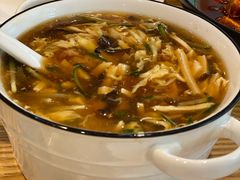 传统酸辣汤-小镇大厨新概念复合中餐厅(万达广场大连高新店)