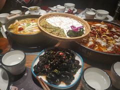 -山城外·非遗酸菜鱼(财富中心店)