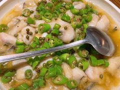 酸汤煮嫩滑鱼片-小大董·烤鸭(王府井apm店)