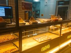 面包甜点陈列柜-鲍师傅糕点(江苏路店)