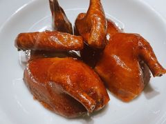 玻璃皮润烧乳鸽-北京厨房(西安SKP店)