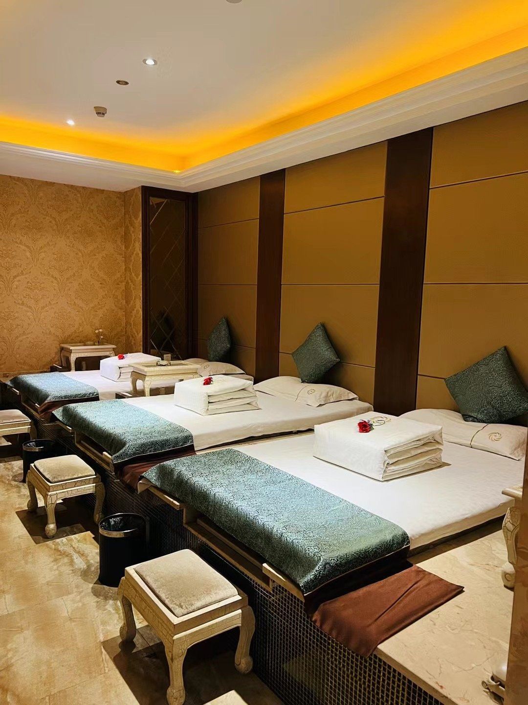 这里环境还可以,服务也不错,牛肉面很好吃