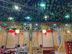 -袁小二大东北铁锅炖(吉祥村总部)