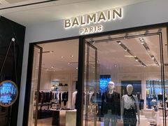 -lululemon(上海浦东IFC店)