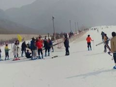 -石京龙滑雪场-停车场