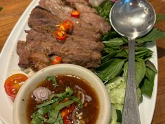 -Chom Cafe and Restaurant